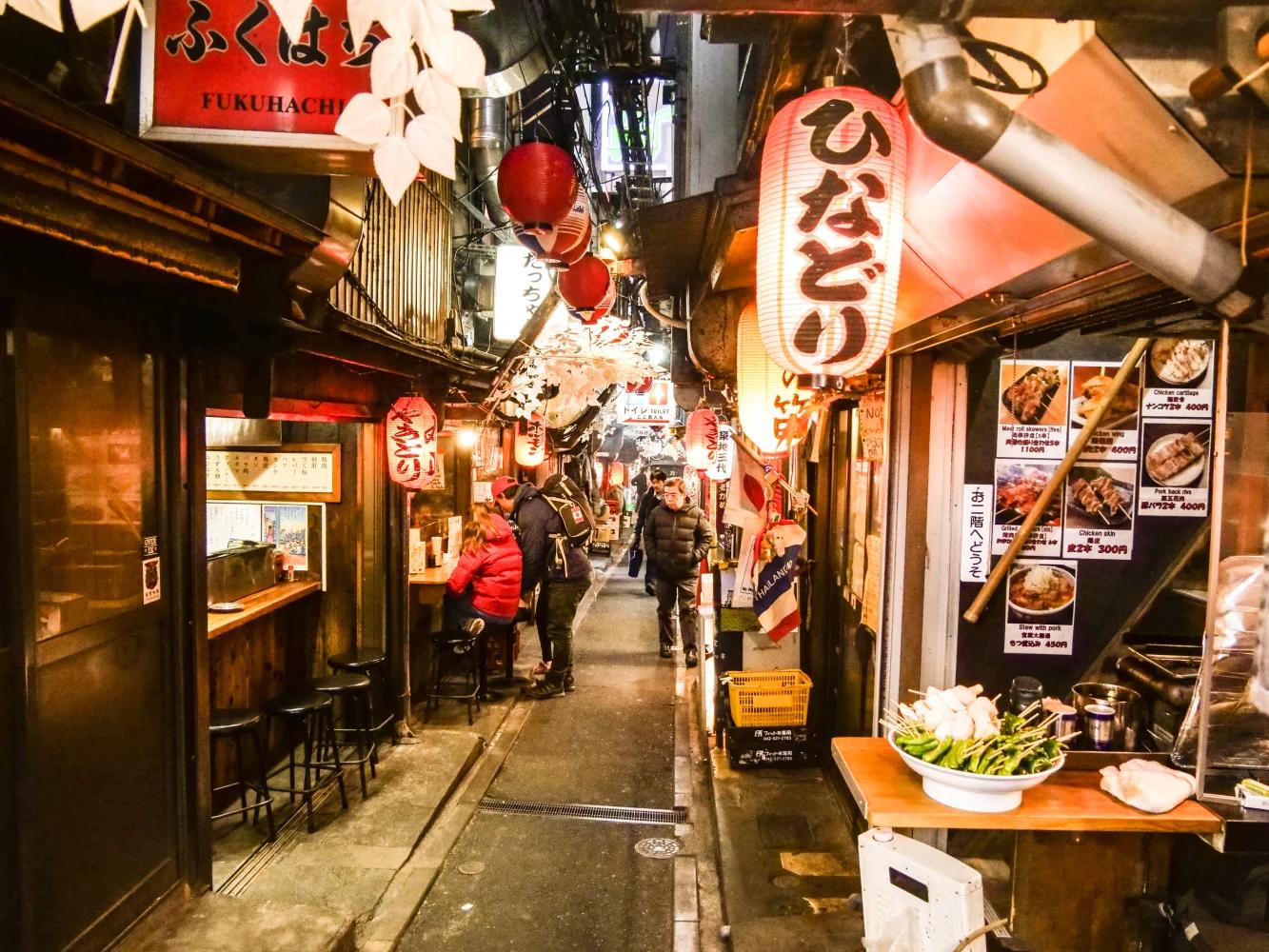 Shinjuku Bar Hop with Local Guide