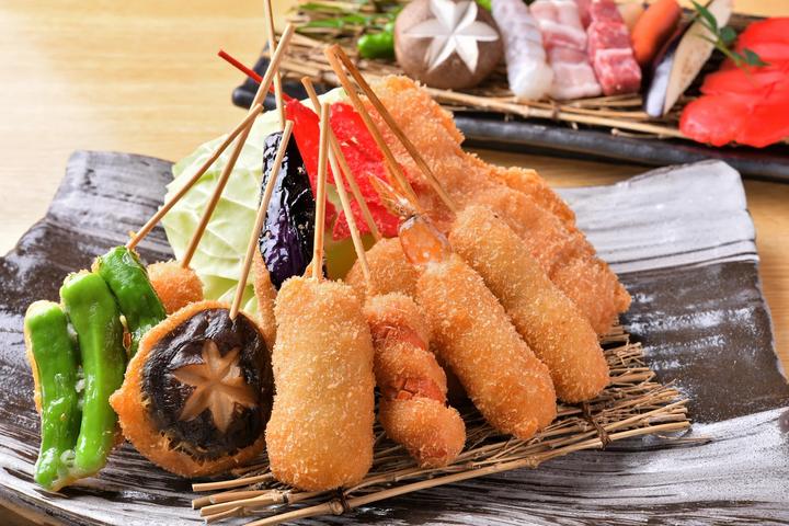 Osaka bar crawl through four eras in Tenma