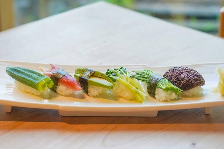 Vegan sushi and okonomiyaki night walk in Shibuya