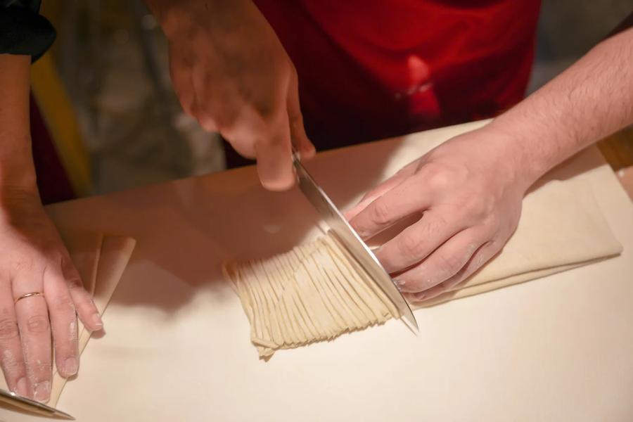 Kyoto ramen and gyoza class with a local chef
